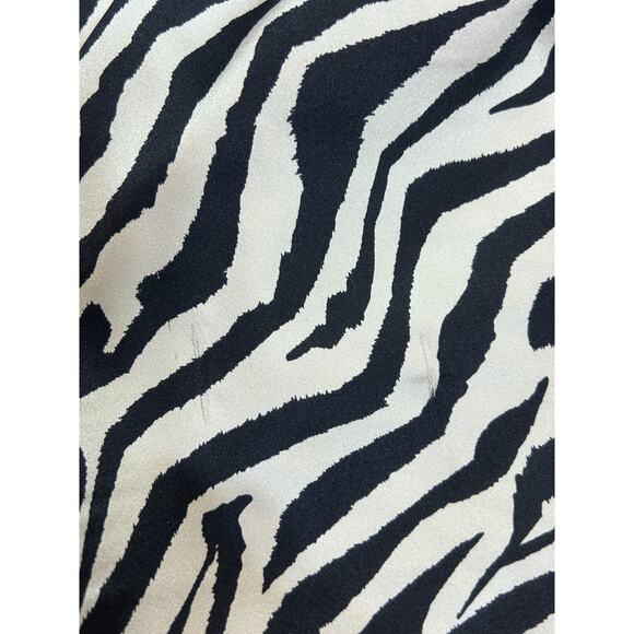 Victoria's Secret Loungewear Pajama Pants L Animal Print Zebra Satiny Pull On - Picture 9 of 9